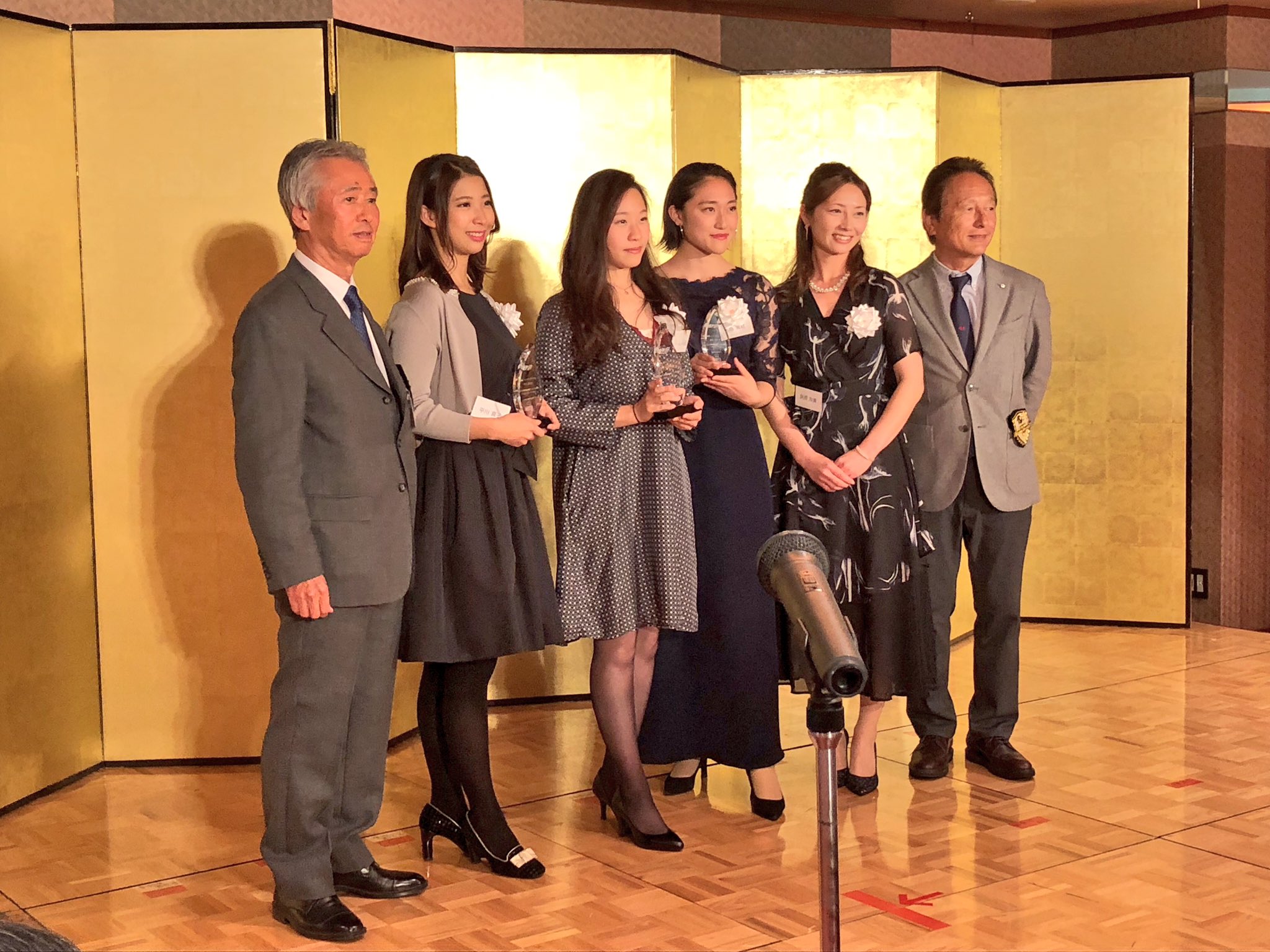 ヒルトン東京 公式 毎年恒例レジェンドレーシングドライバーズクラブのパーティーが今宵ヒルトン東京にて開催されており 私がいつも良くして頂いている伝説のレーサー高橋晴邦様より許可頂き少しご紹介 可夢偉選手 美しい競争女子のレーサーの皆様