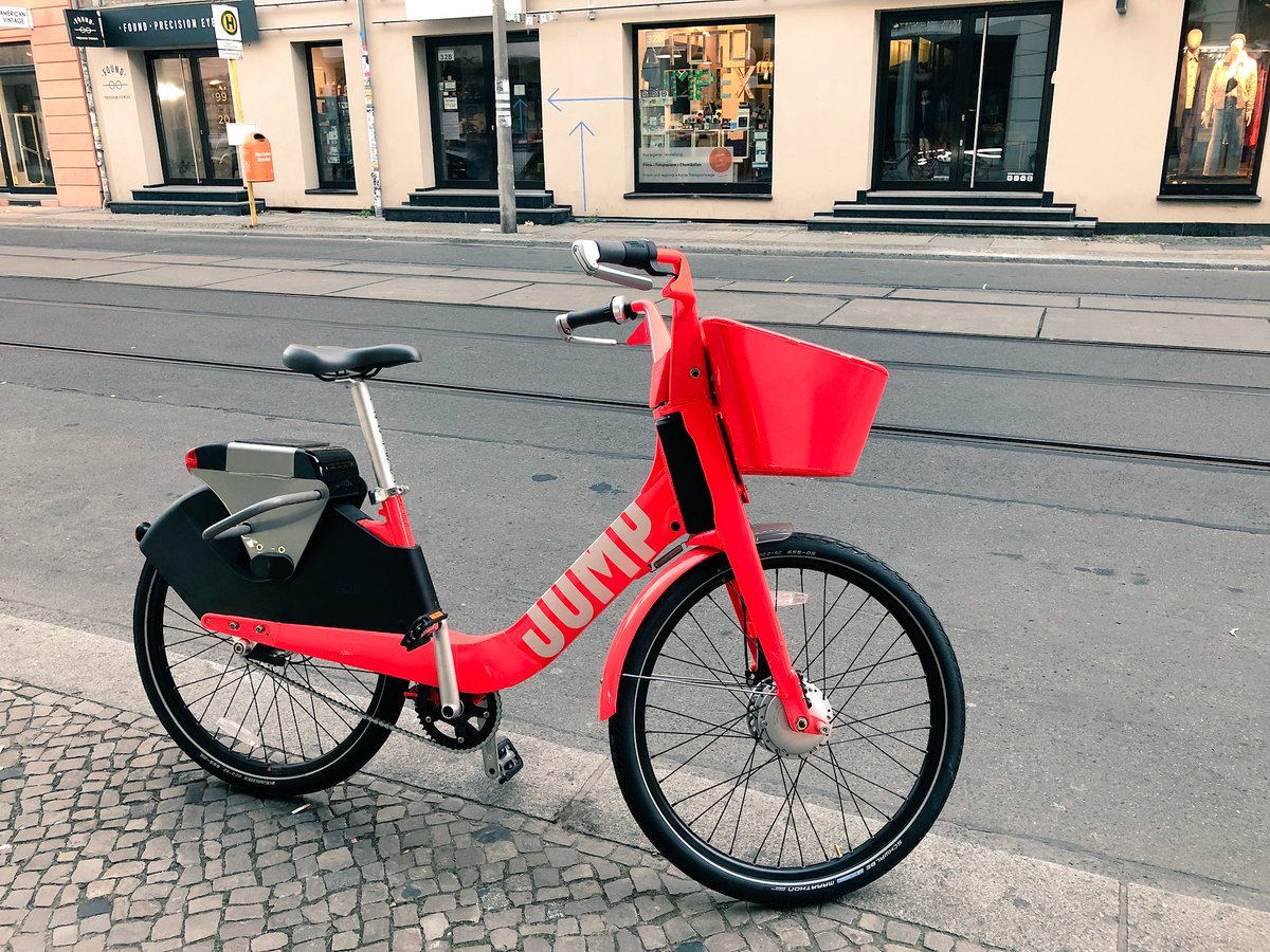 Yesterday <a href="/jump_rides/">JUMP</a> launched in #Berlin and this morning I had the pleasure of taking my first #JUMPbike together with GM David Thiel. Loved the instant electric push and the addictive colour (naturally had to lower the saddle though #goshorty)!