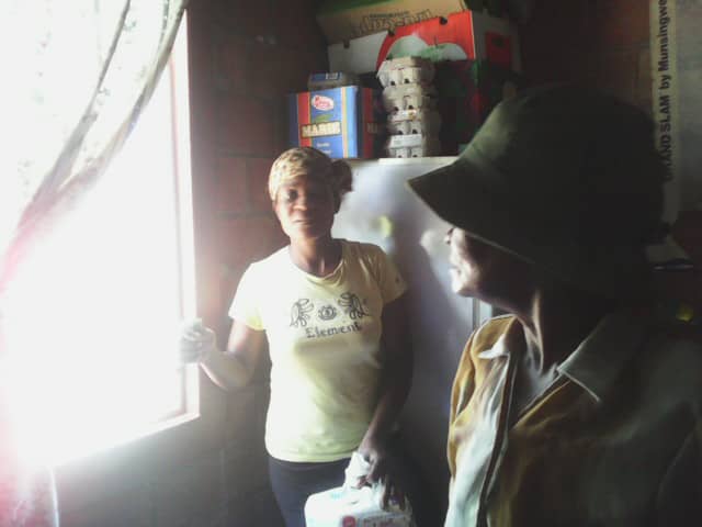 MDCPARTY's tweet photo. @MDCAllianceZW Bulawayo ward 17 clr Sikhululekile Moyo on Tuesday visited a seriously ill 97 yr old Pumula North resident, Defiala Wezalanu Matope, known as Maseko. He is being looked after by a tenant https://t.co/ixXJJH0gaH