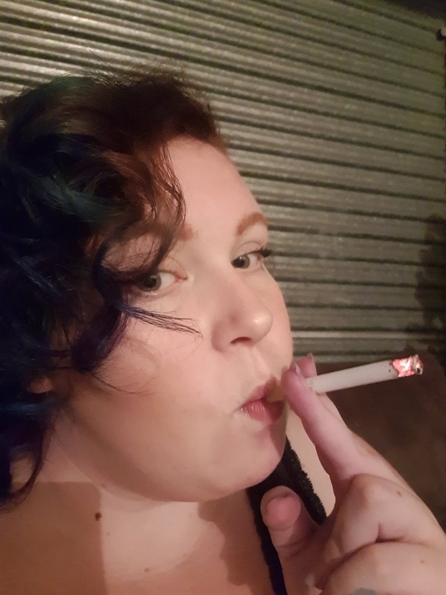 GoddessLulu3's tweet photo. Who's gonna entertain me?#paypig #cashslave #findom #find0m #paypal #humanatm #cardlesscash @help_to_rinse @rt_dumb @finsubRT @RTAussie https://t.co/ExvfUtq3ya