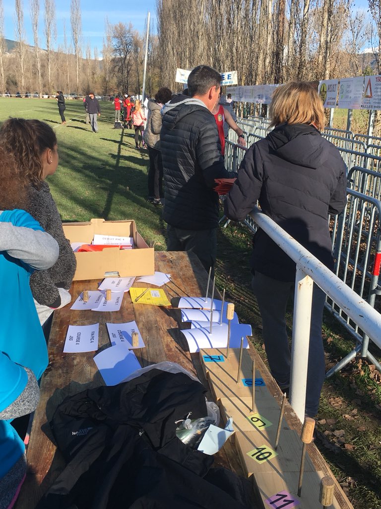 UNSS13's tweet photo. De l’arrivée au secrétariat #travaildelombre #CrossUNSS @acaixmarseille @AixUnss  @mairiedigne https://t.co/qsGUXS3ME2