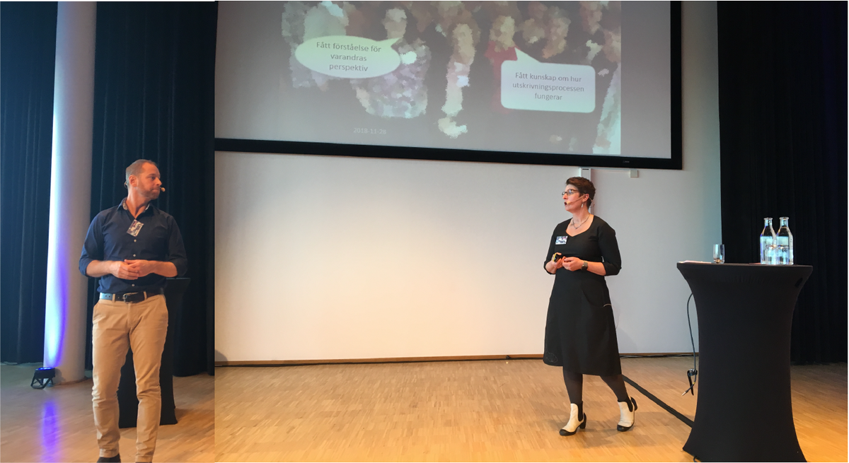 serviceconvswe's tweet photo. @WetterEdman och Jacob Sandgren pratar om samverkan och hur deras projekt i Sörmland har hjälp kommuner och landsting att jobba tillsammans. https://t.co/S3Jf68I2x0