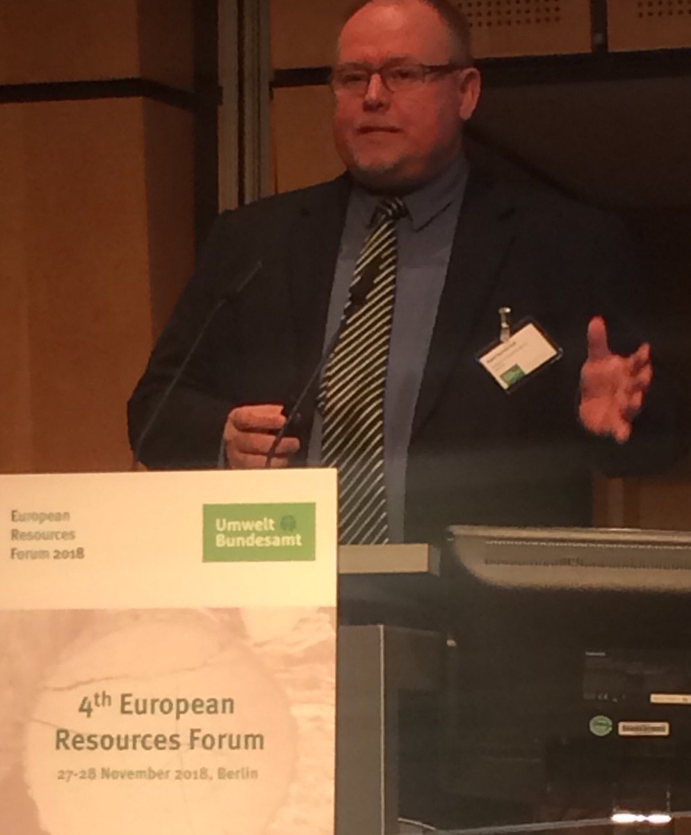 goessnitzerandr's tweet photo. Pawel Kazmierczyk @EEA Showed an interesting example from #Flanders at #2018erf installed a target of 6kg/person per year for reuse. https://t.co/QTYVE2kre2