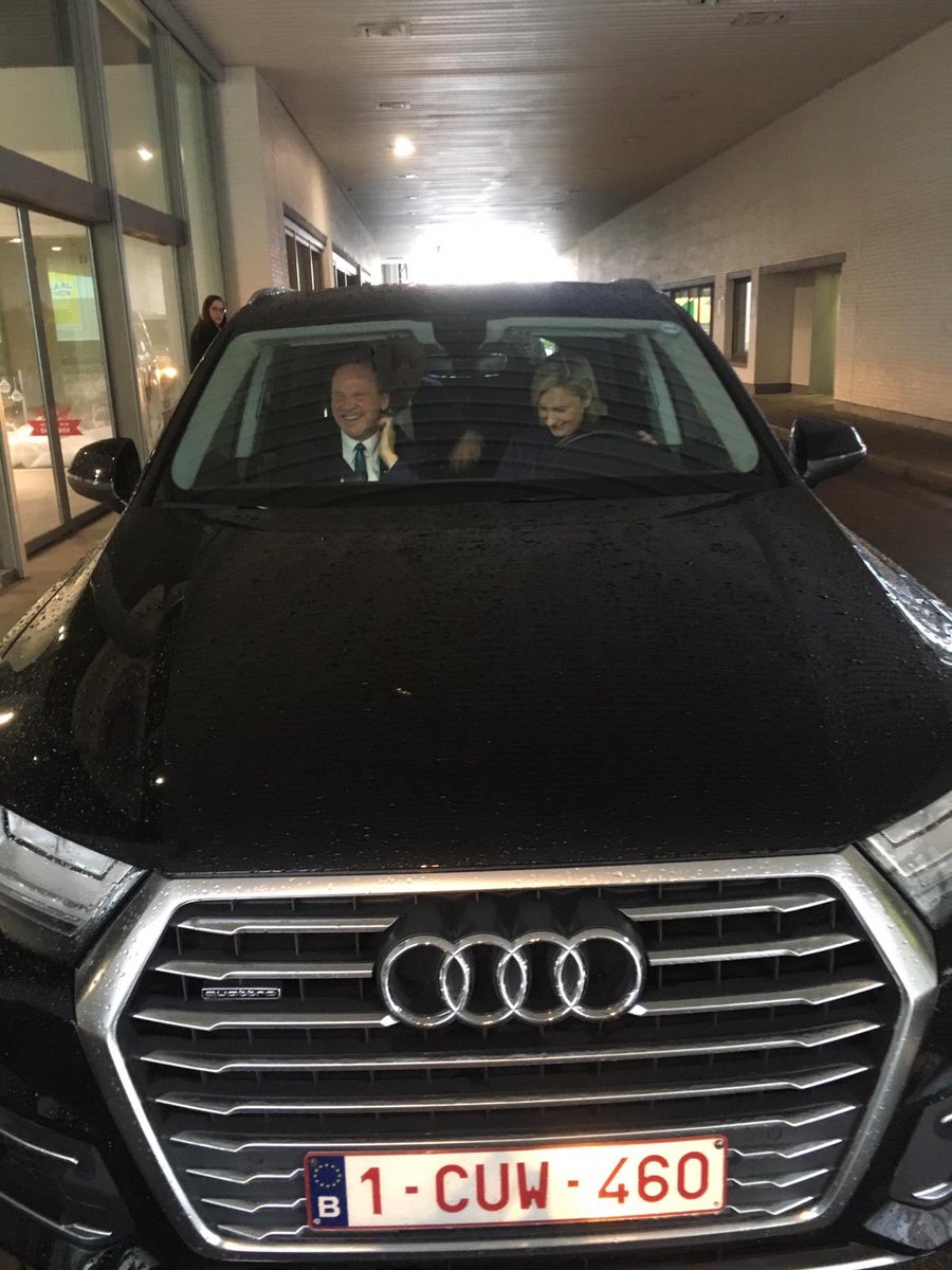 crevits's tweet photo. Samen met @philippemuyters het startschot geven van de campagne Duaal Leren bij @AudiBENL. Met toptoelichting van leerlingen Elektromechanische Technieken van @GO_onderwijs Halle. Echte ambassadeurs voor #duaalleren! #iedereenduaal!

Meer info: https://t.co/jFaE6A68G9 https://t.co/9PPuwaljX0