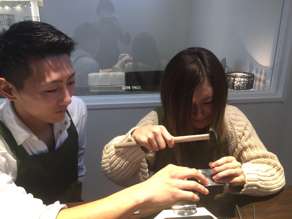 eerika0103's tweet photo. ホンットに突然、指輪作りたい！って言い出して驚いたけど
連れて行ってくれてありがとう航くん
いい思い出になりました💍 https://t.co/1tsWUAyQCn