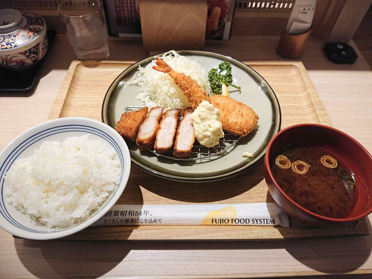 ブログdeバーチャル駅長 阪急電鉄 على تويتر 辛子明太子食べ放題 ビフカツかつ満 T Co Frqee57kcz 衣サクサク ロースカツに海老フライ 男爵コロッケとお昼の御膳はお得がいっぱい ホワイティうめだにもお店あり 梅田 心斎橋 ビフカツかつ満