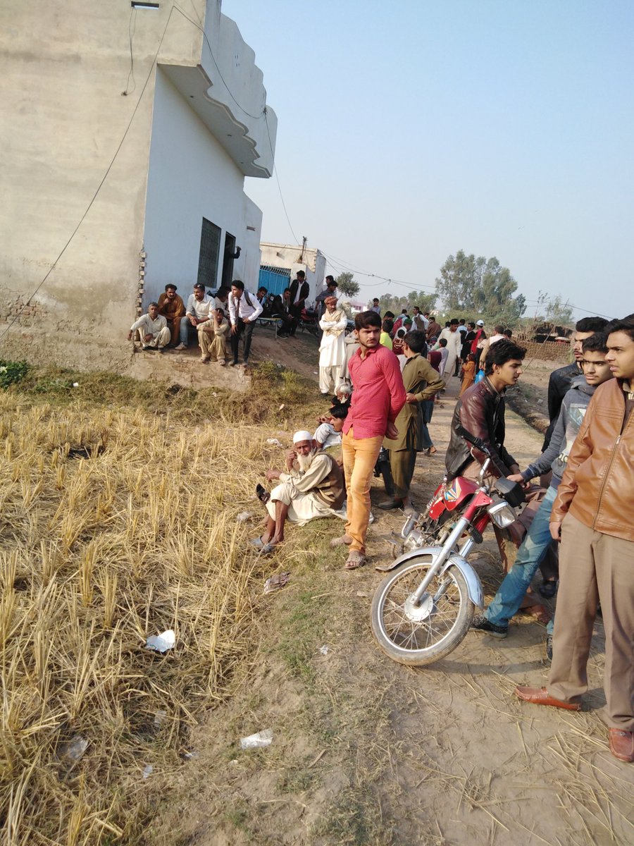 Im_Mixi's tweet photo. People came to attend the groundbreaking ceremony in #Kartarpur district #Narowal even from the other side of the border but the villagers of the nearest village #Dodha didn't allow to attend it, @ImranKhanPTI is also a symbol of status quo https://t.co/c8of7TazSG