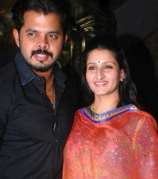 mathrubhumi's tweet photo. Sreesanth’s wife says he was used as a coverup for Nirbhaya case failure https://t.co/YVoGxcbFGX #CricketerSreesanth #IPLSpotFixing2013 #BhuvneshwariSreesanth https://t.co/SspoSNhFAd