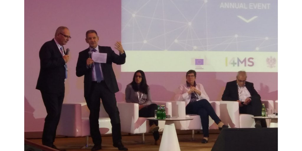 I4MS_Europe's tweet photo. @HugoThienpont states that more #networking is needed to help the #digitalization and that regions should do an effort to support #SMEs
#DIH2018 #digitaliseEU @DigIndEU @DSMeu https://t.co/3cvTTNfTMh