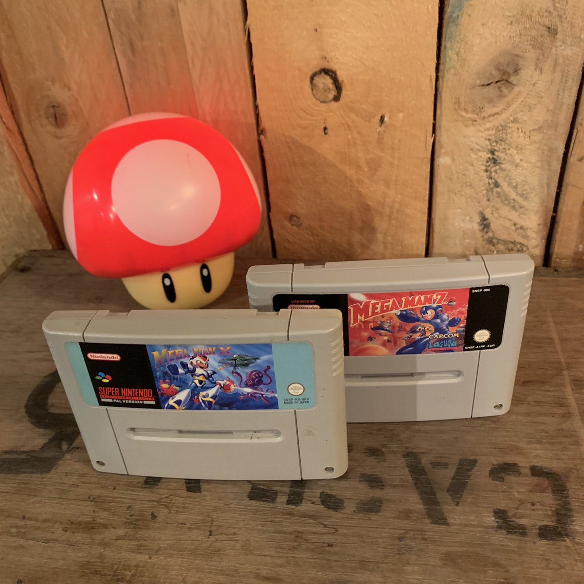 PhoenixCoffeeBN's tweet photo. Something a bit special today, 2 iterations of the Blue Bomber on SNES - Mega Man X and the not often seen Mega Man 7. Great platformers and a fav series of mine :)
.
.
.
.
.
#coffee #independent #brighton #local #caffeine #familyowned #cafe #food #drink #consoles #retro https://t.co/d9dKc3C1DX