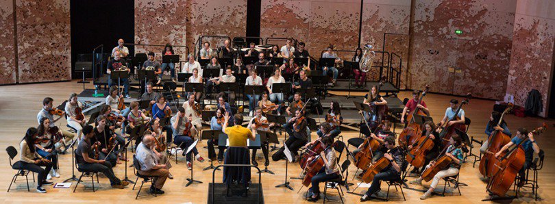 parisparisfr's tweet photo. Du 30 nov. au 2 dec., le #WeekEnd des musiques à l'image, #WEMI18, propose une série de concerts exceptionnels à la @philharmonie. Cette année les compositeurs Michel Legrand et Chassol sont les invités d'honneur : https://t.co/OFi66tiz8T https://t.co/OQH6DBMmOm