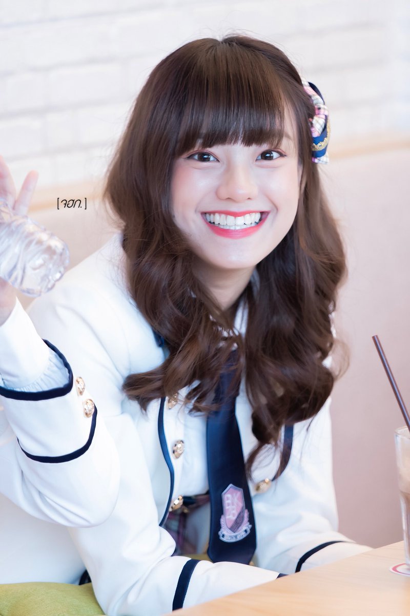 jorhorkor48's tweet photo. ก็แค่ยิ้มเฉยๆ~💖 #PhukkhomBNK48 #BNK48 https://t.co/FVKHCnRd6T
