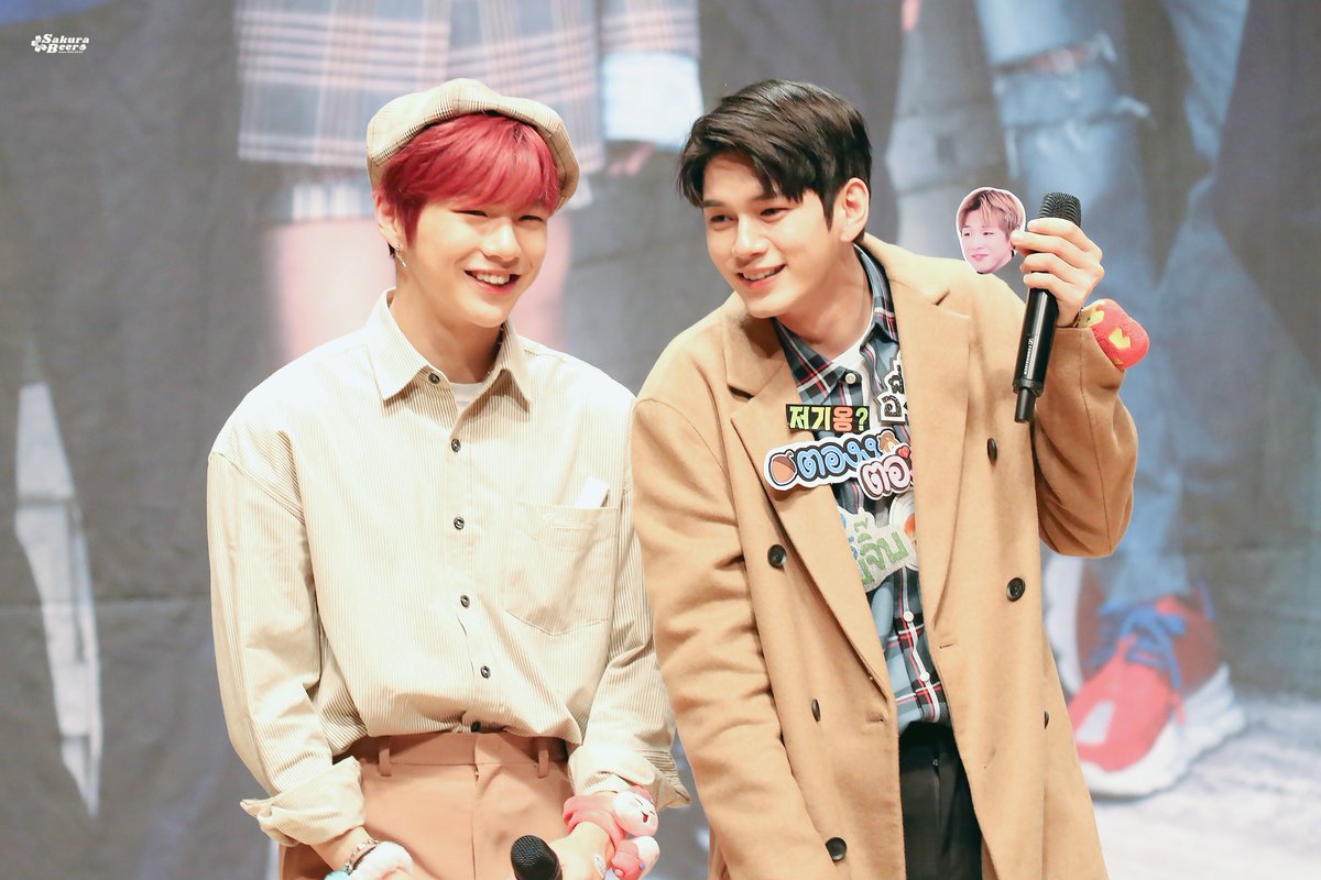 SakuraBeer825's tweet photo. 181124 팬싸 🌸

#옹성우 #워너원 #OngSeongwu #WANNAONE #オンソンウ #ワナワン #องซองอู #ซองอู #KangDaniel #강다니엘 https://t.co/9nGAp2svR2