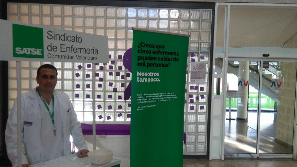 SatseCastellon's tweet photo. 💪 Seguimos recogiendo firmas 📝 #enfermería #EnfermeriaVisible #FaltanMiles @SATSE_CV @SatseCastellon https://t.co/D6O5rQVewu