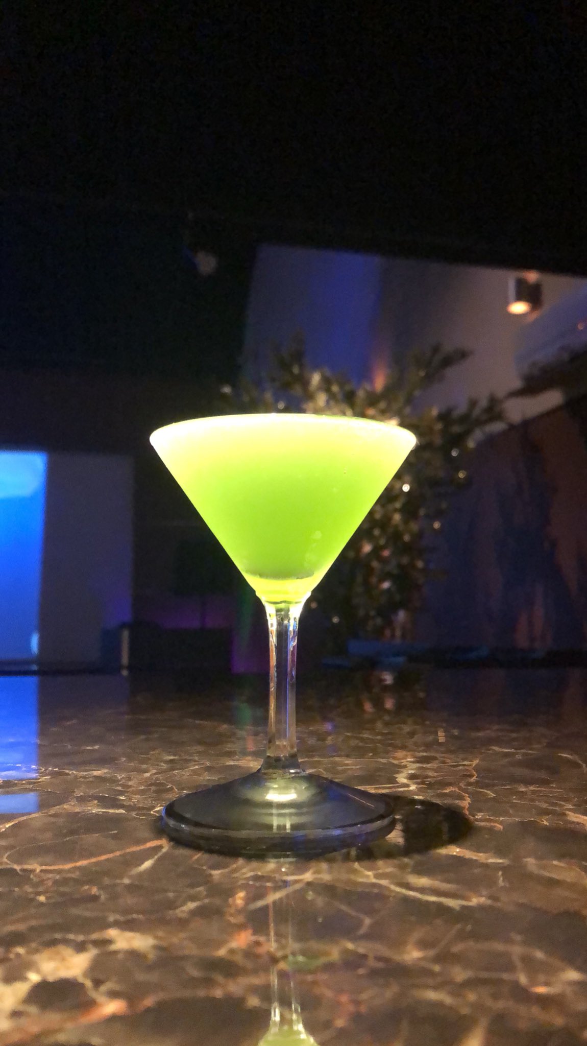 تويتر El على تويتر Open 本日のカクテル ハイドパーク ロンドンの中心の緑 あふれる公園 ハイドパークをイメージして作られたカクテルです 香りと甘みが引き立てられたカクテルで 飲みやすいですが飽きないです おすすめです T Co Ovjjghyzi5