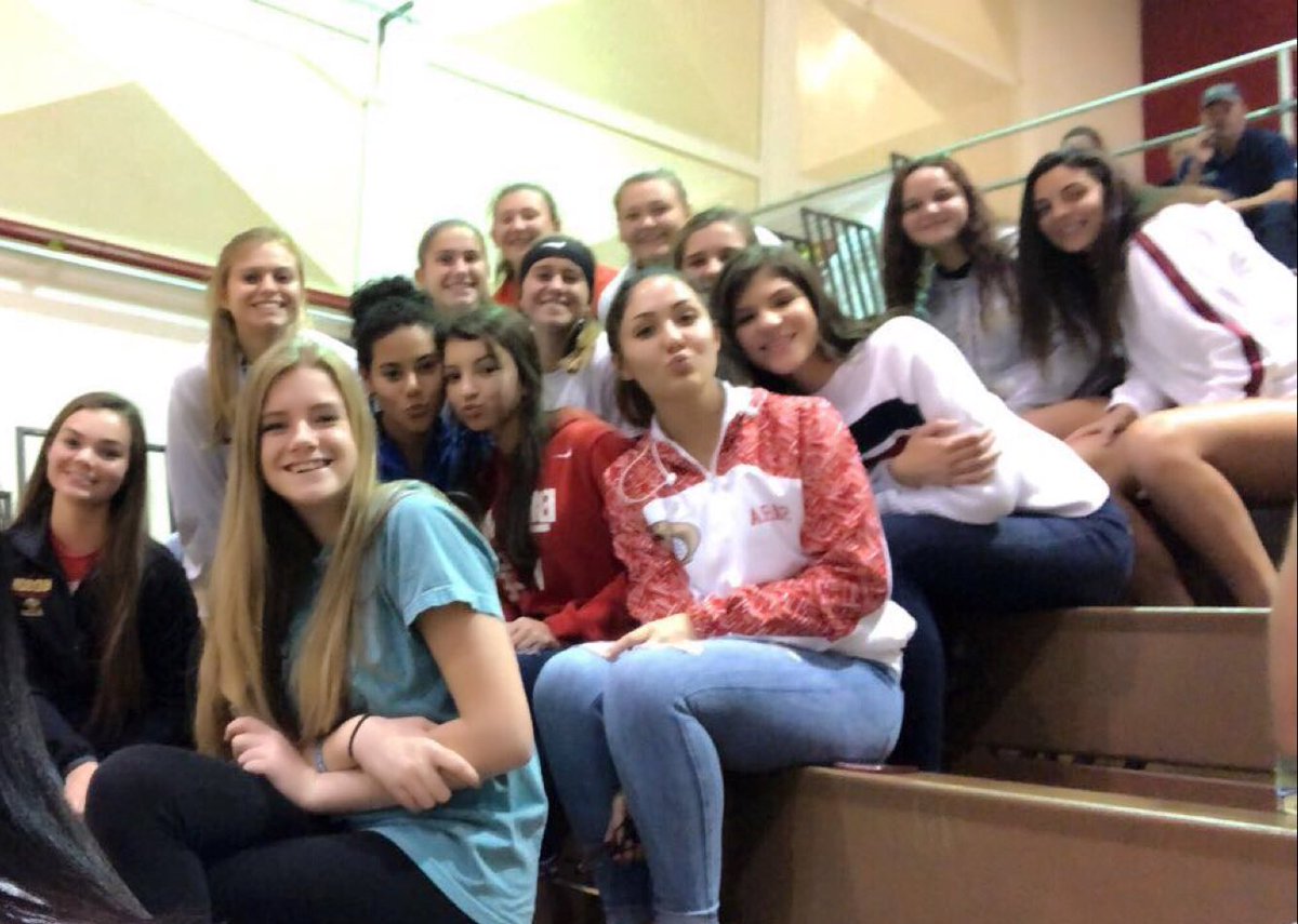 OLLHoward's tweet photo. Safe travels back to the #hudsonnation @MsJuliaHHS !!! ❤️💛 we miss you!!! @hhscobras https://t.co/dZMG8vCc2T
