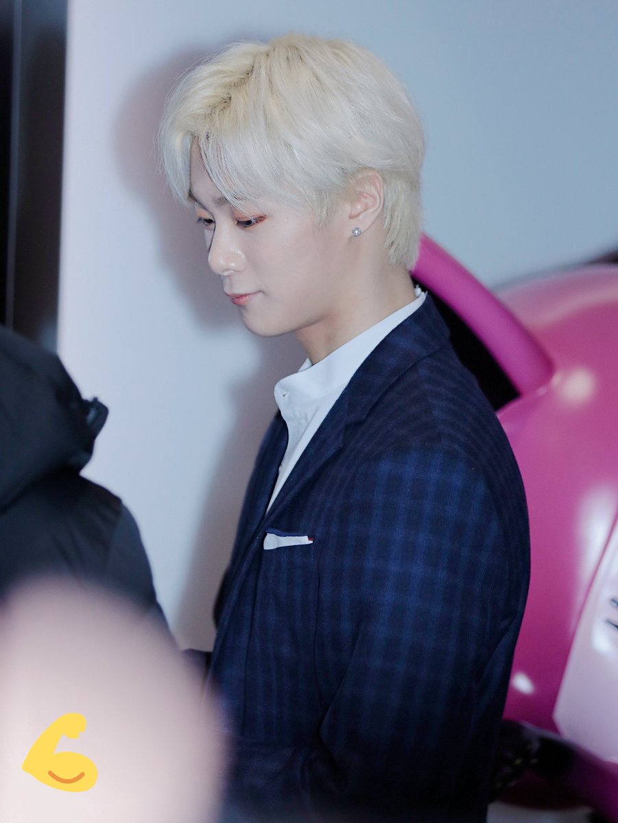 181128 아이돌라디오 preview

산하랑 빈이💜
금발의 들장미형제🌹

<a href="/offclASTRO/">ASTRO 아스트로</a> #아스트로 #문빈 #빈이 #윤산하 #산하 #몸빈 #ASTRO #MOONBIN #MUNBIN #SANHA #들장미형제