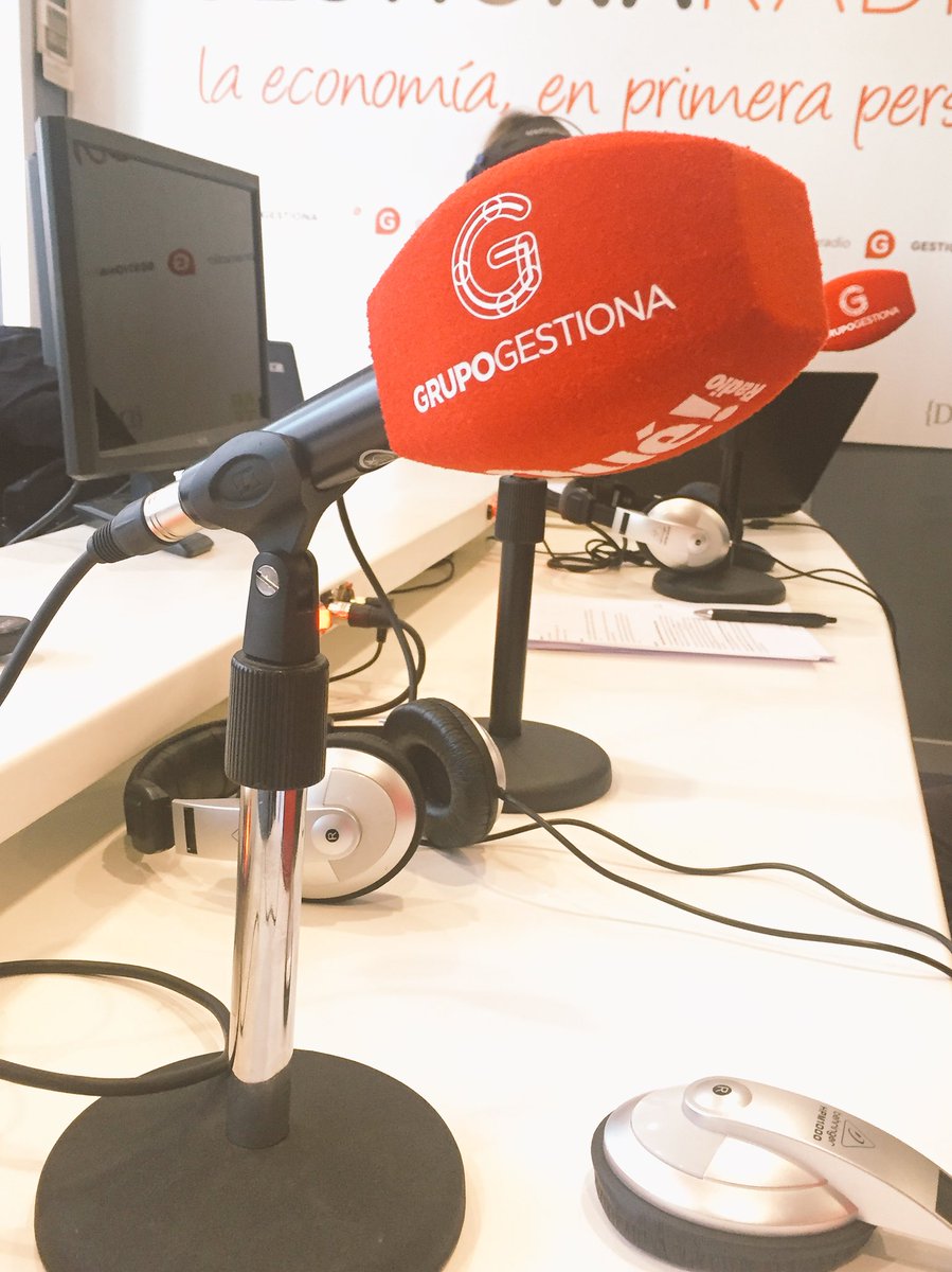 EulerianIB's tweet photo. Esta mañana la radio 📻 y la #DataManagement se han dado la mano 🤝. ¡Gracias a @LauraGuzmanV y al equipo de @GestionaRadio por una gran entrevista! Y a Pierre Saisset de @EulerianTech por acercar un poco más el mundo de los #datos a los oyentes ¡Volveremos pronto! 👋 https://t.co/2eGadICfuQ