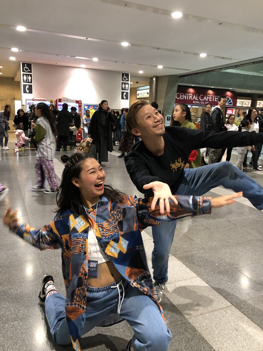 anrillyn's tweet photo. DANCE NATION'18
.
📸ちゃんとしたの→おふざけ→一礼
.
いつもyumoさんと
写真撮る時の一連の流れです🤫(笑)
今回もありがとうございました!
気合い入れも言葉も全部全部
嬉しかったです😌!
ありがとうございました!!!
#DanceNation2018 #avex https://t.co/EkZIwsCgPy