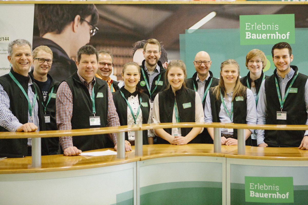 Wir haben Grund zum Feiern: Aktuell gibt es exakt 600 #AgrarScouts. Herzlichen Dank an die vielen engagierten Helfer und Unterstützer! Ihr seid wirklich klasse und ein echter Gewinn für die Moderne #Landwirtschaft 😘