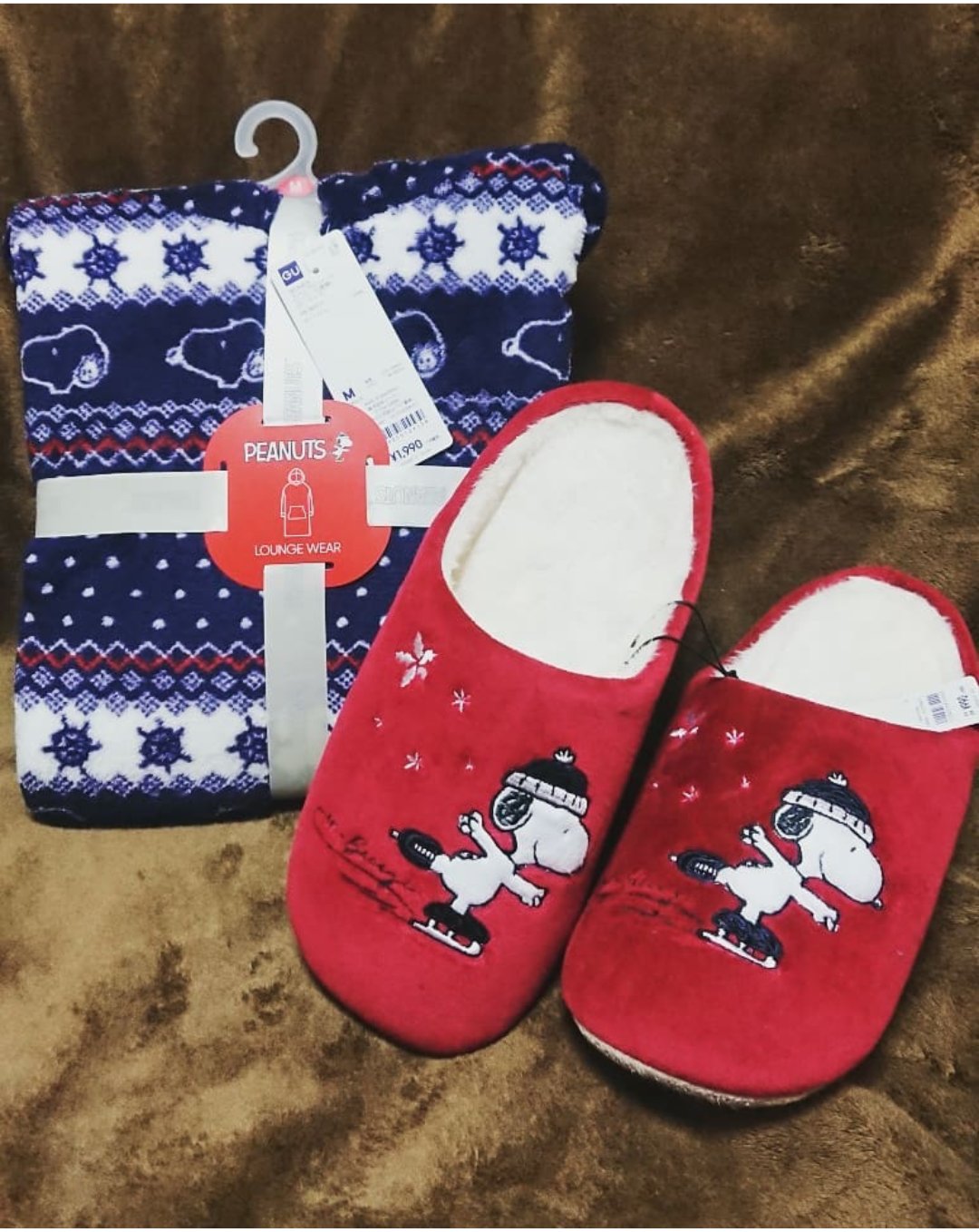 Uzivatel ஐゆこஐ Na Twitteru ジーユーで買ったスヌーピーの部屋着ワンピース 凄い着やすいし暖かい 年甲斐もなく スヌーピー柄だが 色が落ち着いてるからまぁいっか 笑 ジーユー Gu スヌーピー 部屋着 ワンピース スリッパ ラウンジシューズ