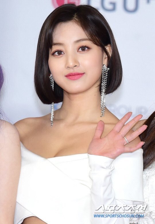 llh125's tweet photo. ”美ちぃ”😳💕
この頃、ジヒョちゃんきてる😍
#TWICE 
#Jihyo 
#パクパク食べるリーダーパクジヒョ 
#ジヒョペンスルー禁止 
#onceでいいねした人全員フォロー 
#onceでRTした人全員フォロー https://t.co/cIcy72PEAq