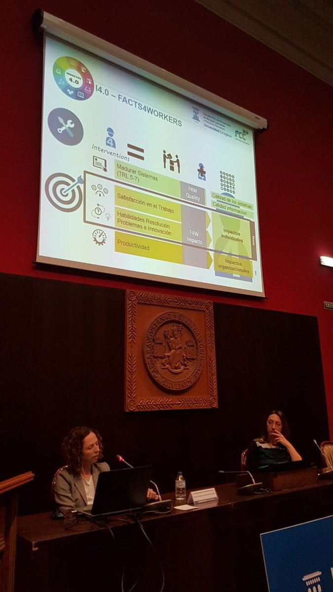 La responsable de #RRHH y Desarrollo Corporativo de @ITAINNOVA  <a href="/esanjoaquin/">Elena Sanjoaquín Benavente</a> durante su intervención en la jornada #nuevastecnologiasPRLRRHH organizada por la cátedra de <a href="/FCC_Group/">FCC</a> en <a href="/unizar/">Universidad Zaragoza</a> 
Fabricación eficiente, colaborativa y segura. Ejemplo, el caso de <a href="/FACTS4WORKERS/">FACTS4WORKERS</a>
