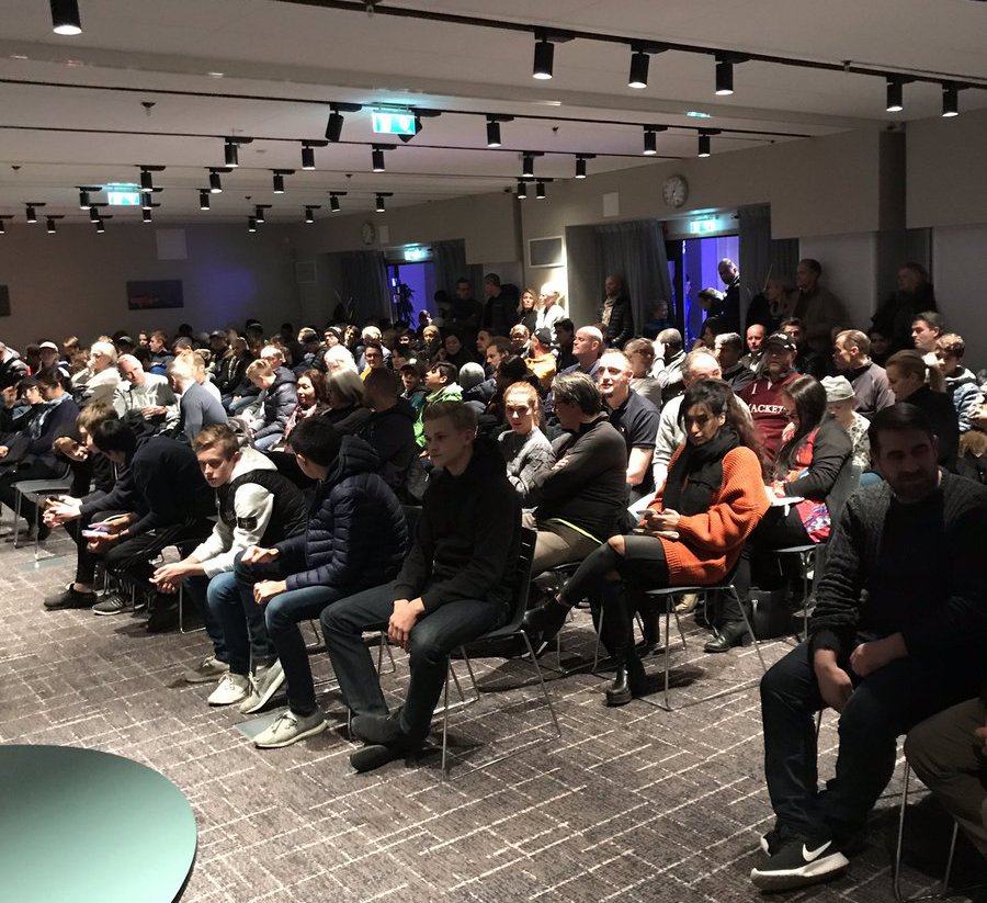 Intresset var stort när vi höll informationsmöte om vår nystartade ungdomsverksamhet i Uppsala för spelare och föräldrar. Över 200 nyfikna personer var på plats på Arenahotellet igår kväll.

Det går fortsatt att anmäla sig till våra olika ungdomslag: dalkurd.se/2018/11/16/vil…