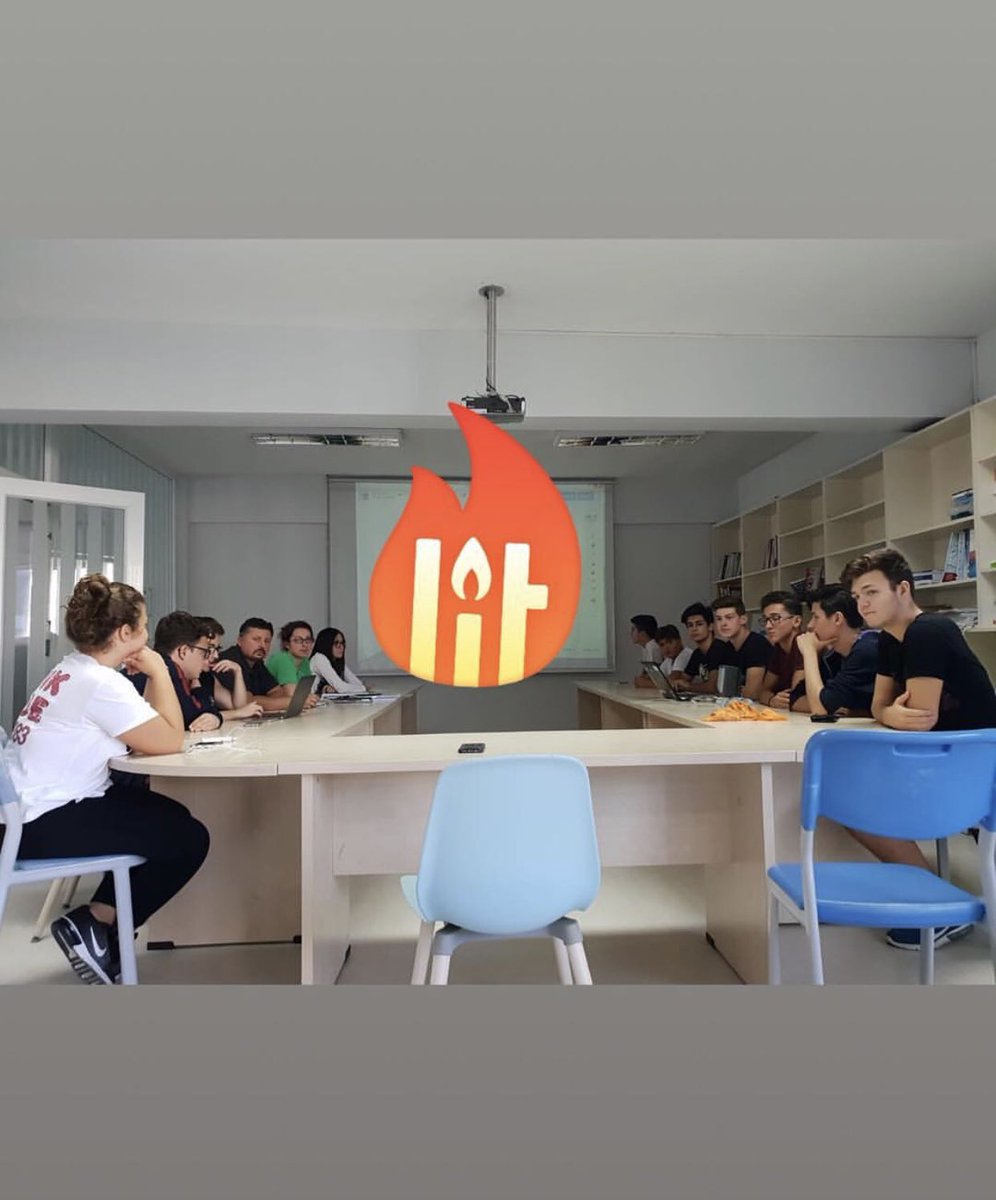 RoboticsStark's tweet photo. Robotun tasarım aşamasında sıkı bir çalışma sürecindeyiz. #frc #starkrobotics @FRCTeams @firstlikeagirl #FirstRoboticsCompetition #firstrobotic @FYukselFound @FIRSTweets @robotzade @netdirekt @BuyukcekmeceBld @khasedutr @MimarSinanKolej Devamı ➡️ https://t.co/IrazAOkd7e https://t.co/zfHKu8GyUf