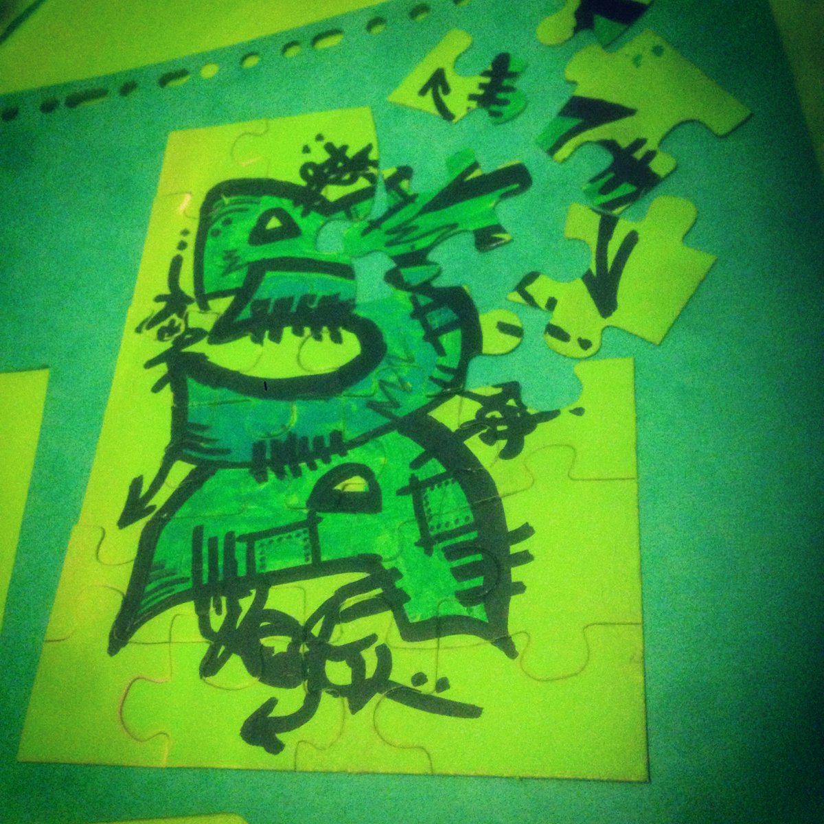 flixanadoo's tweet photo. #streetart #graffiti #green #puzzle https://t.co/rhqi9BThd3