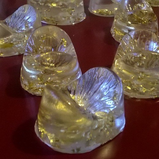 TheEdibleAnus's tweet photo. #decorate #youranus glitteranus #genuine #goldleaf and #resin #glassanus #youcantpolishaturd but you can roll it in #glitter #availabletopurchase https://t.co/lZhsbp0Zge #9thdecember #perfectchristmasgift #anuslovers https://t.co/0yHCFqvvGr https://t.co/m5BfahJepd