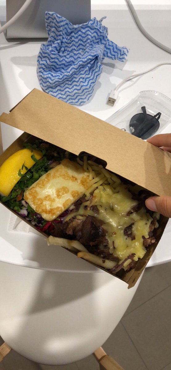 I ordered a pizza on <a href="/UberEats/">Uber Eats</a> and was delivered A KEBAB PLATE?! The restaurant doesnt even make this!