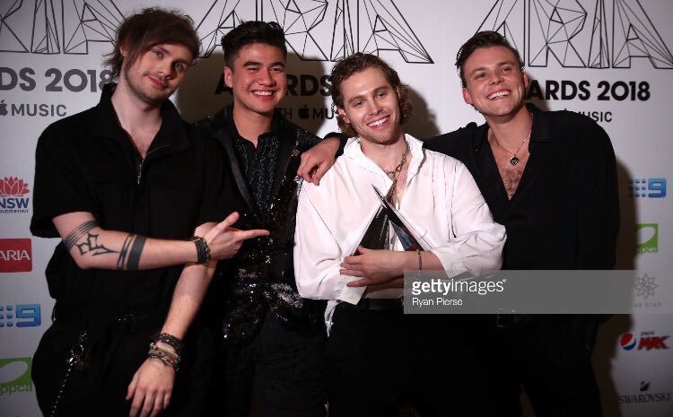 medicinelouist's tweet image. i'm so proud of my band, of how much they have grown and of the four incredible men and artists they have become #Congrats5SOS