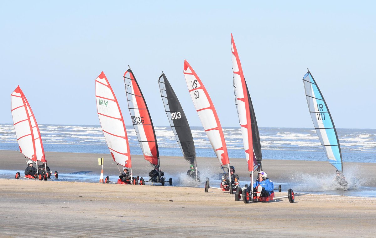 TheCottagesIre's tweet photo. #Landsailing and #Kiting taster sessions this weekend on #Bettystown #Beach! All equipment supplied along with serious craic! 👉 https://t.co/MHz0172yc9 for info on this and other great events this #Winter 

#Landsailing #Kitebuggy #seaside #Ireland #IrelandsAncientEast https://t.co/5qMfI1IOmQ