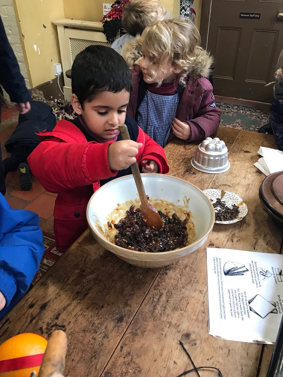 WinterfoldTrips's tweet photo. Reception pupils are enjoying their trip to @HartleburyCPT today. #WHSTrips #WHSReception https://t.co/kU6mL39bX1