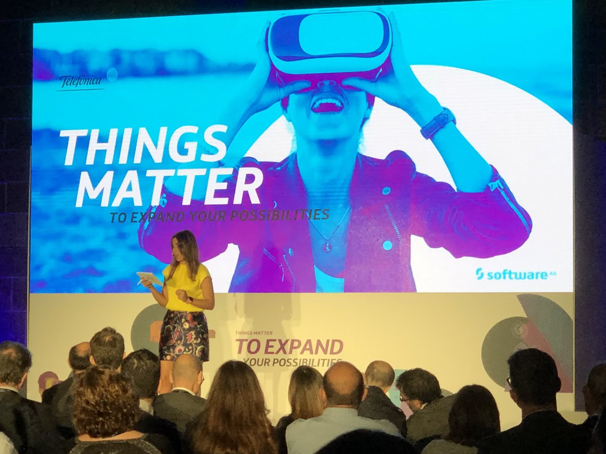 davoufo's tweet photo. #ThingsMatterTEF “Estado del Arte del IoT”, contexto, tecnologías, evolución, aplicabilidad y casos de uso;,todo ello respondiendo a preguntas de negocio. @Noemidemiguel “pilota” el evento con la F1 como hilo conductor; lo hace con la pericia y seguridad de los mejores. https://t.co/q9W8pfsLP7