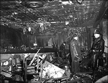 NAofSFM's tweet image. The Cocoanut Grove supper club fire on 11/28/42 killed 492 people. Fast moving flames, blocked exits, &amp;amp; a revolving door jammed with bodies contributed to the tragedy. This fire lead to fire code reformation &amp;amp; increased safety standards across the U.S. #FireHistory #NeverForget