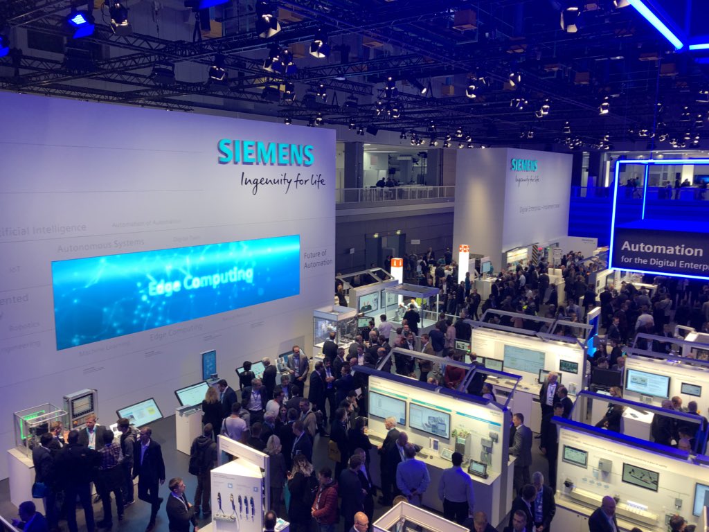 #MindSphere and #SAS at @spsipcdrives at the <a href="/siemensindustry/">Siemens Industry</a> booth which is the entire hall!  I‘m proud to present the value #Mindsphere and #Analytics on Edge with  <a href="/SASsoftware/">SAS Software</a> .