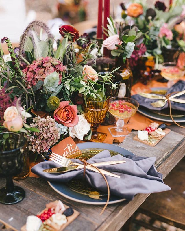 Check out all our wooden decor on our vintage rentals site. They are perfect for all your autumn events. || Featured on @greenweddingshoes. || Photography: @cydlovesmike | Venue: <a href="/rancholaslomas/">Rancho Las Lomas</a> | Design + Planning: @goldenarroweventsanddesign | Florals: @bottlesandblooms | …