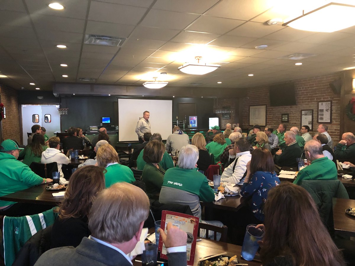 Another packed house for today’s #tipoffclub Luncheon w/ ⁦@HerdMBB⁩ Coach Dan D’Antoni.