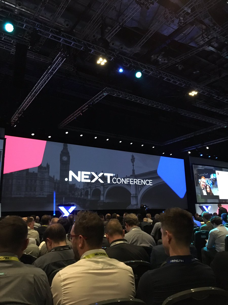 De beer gaat zo los!! #NEXTconf #Nutanix #beargrills