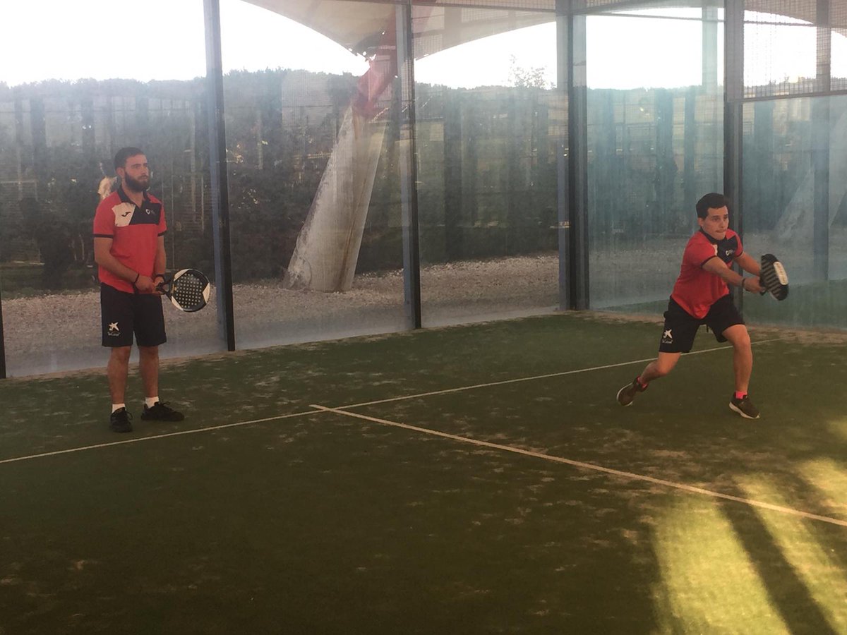 HospitalariasGr's tweet photo. Comienzan las competiciones en el Campus formativo de #pádel #Fanddi #Aquíjugamostodos @Fanddiandalucia https://t.co/B5RlEiv5sz