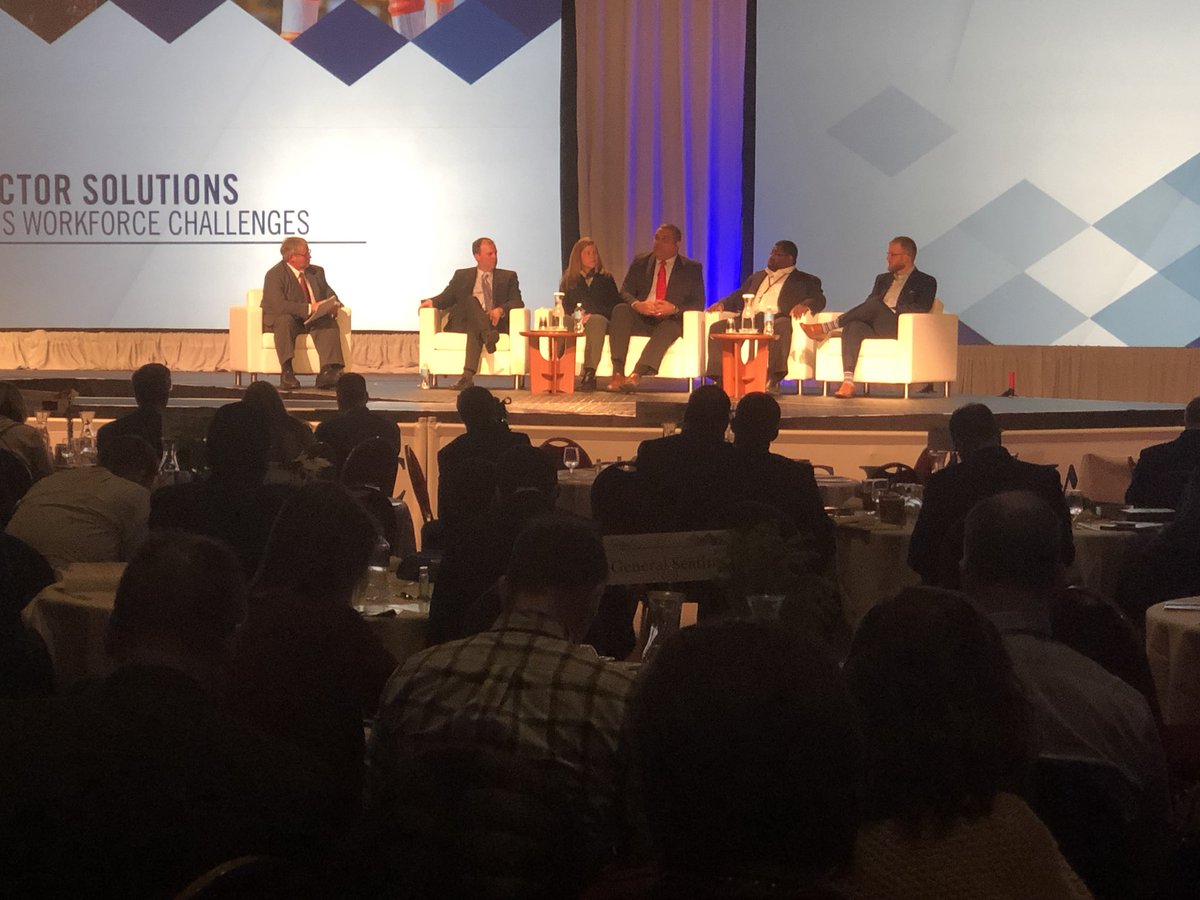 WisconsinMC's tweet photo. Great conversations on how the private sector is tackling challenges in the workforce at today’s #FutureWI Summit. Huge thank you to everyone who participated in the panel today. 👏🏻 https://t.co/TiMILk5Gdp