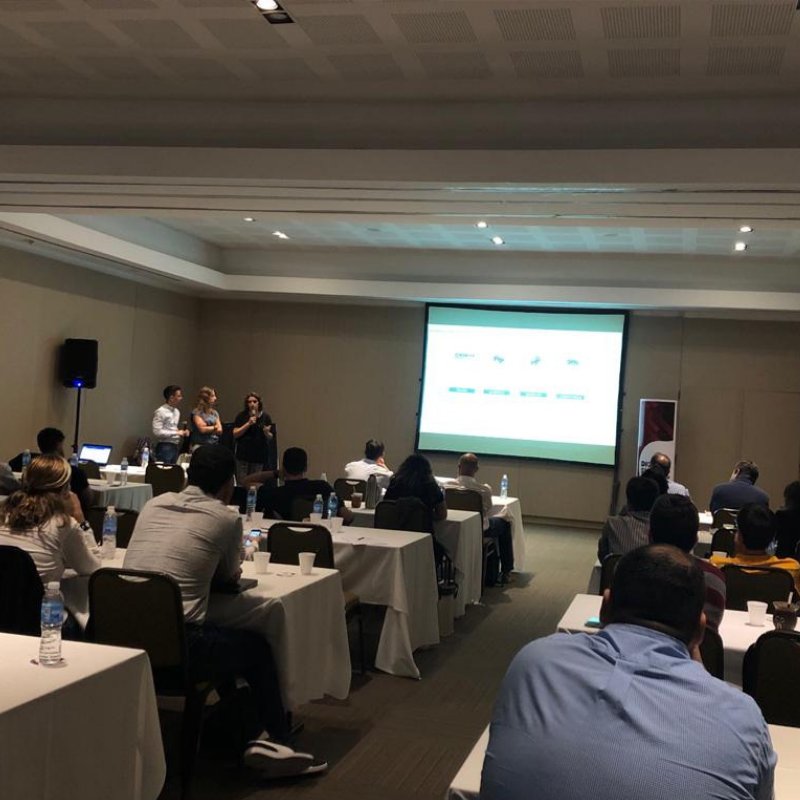 📲 #SocialMedia #Pg1Comunicación

Nuestro equipo digital estuvo capacitándose hoy, invitado por #CNHIndustrial