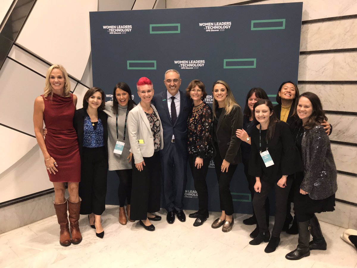 HPE_labs's tweet image. The Ladies of @HPE_labs (and some of our fave friends) with @HPE CEO @AntonioNeri_HPE #HPEDiscover2018