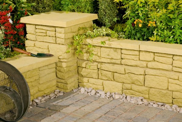 king_acre's tweet image. Take a look at some of our impressive range of walling range from @BowlandStone . We believe we have a style for every garden! 😃 #spalding #swansea #codicote #bristol #walling #landscaping