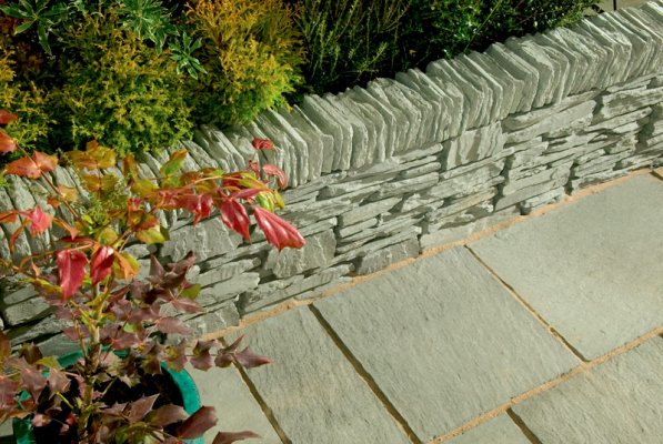 king_acre's tweet image. Take a look at some of our impressive range of walling range from @BowlandStone . We believe we have a style for every garden! 😃 #spalding #swansea #codicote #bristol #walling #landscaping