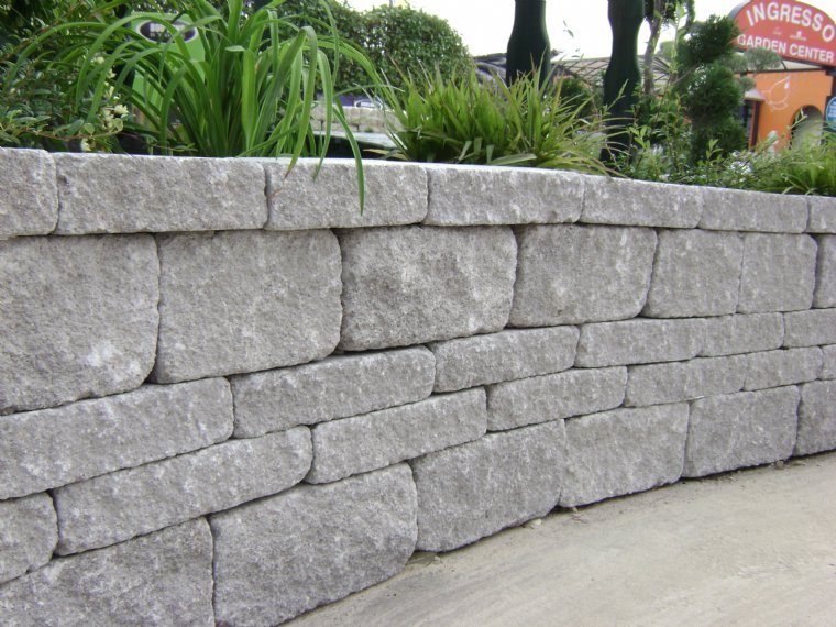 king_acre's tweet image. Take a look at some of our impressive range of walling range from @BowlandStone . We believe we have a style for every garden! 😃 #spalding #swansea #codicote #bristol #walling #landscaping
