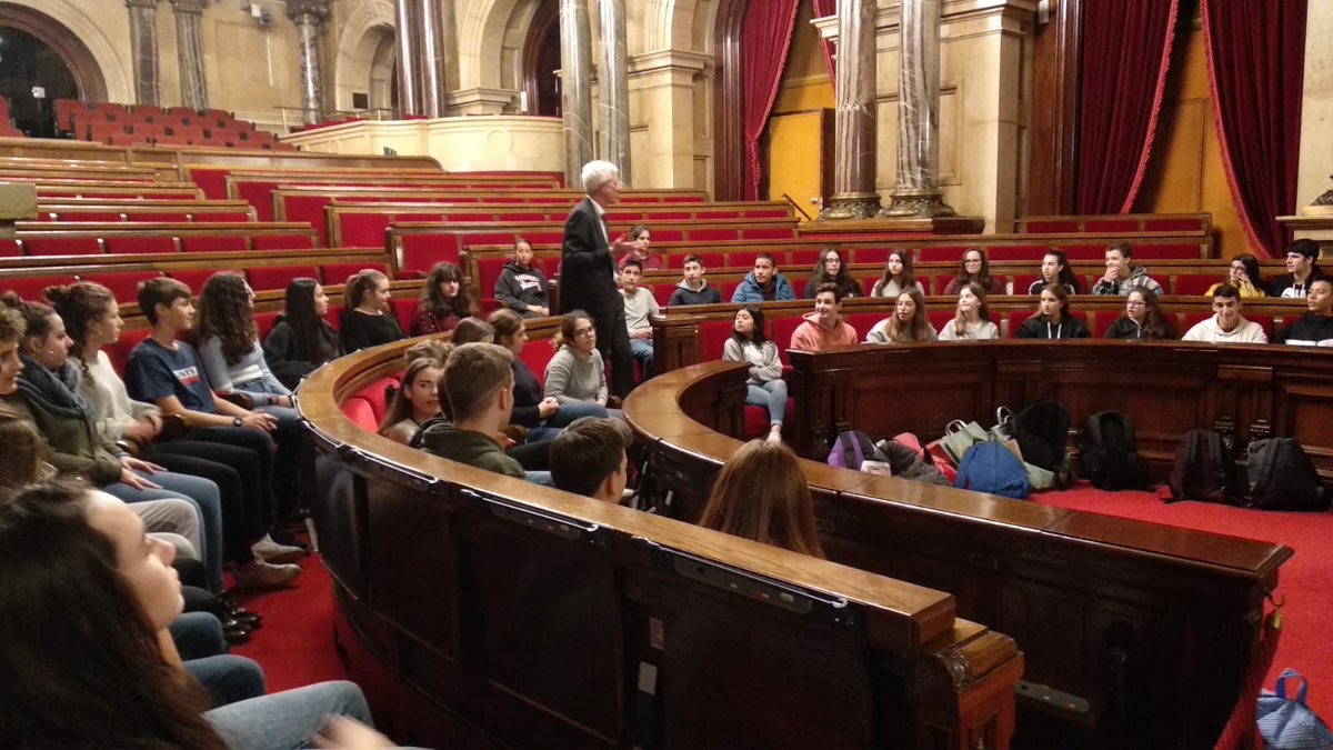 Avui els alumnes de 3r d'ESO han fet una visita amb taller i tastet inclòs al Museu de la Xocolata de Barcelona i al Parlament de Catalunya. #3rESO #INSTremp #Museudelaxocolata #ParlamentdeCatalunya