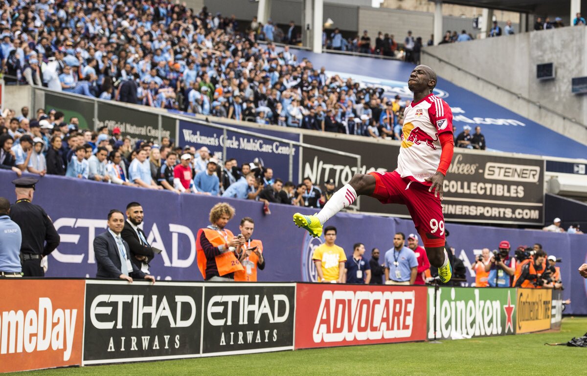 crosen26's tweet photo. It would seem that NYCFCs best player and club legend David Villa is departing MLS after 4 years. And in those 4 years, he never ever scored a goal at @RedBullArena, while a certain #RBNY legend has scored SIX at Yankee Stadium in that time ππ»ππ»ππ»πππ #TwoNines https://t.co/T1VKLZYjIH